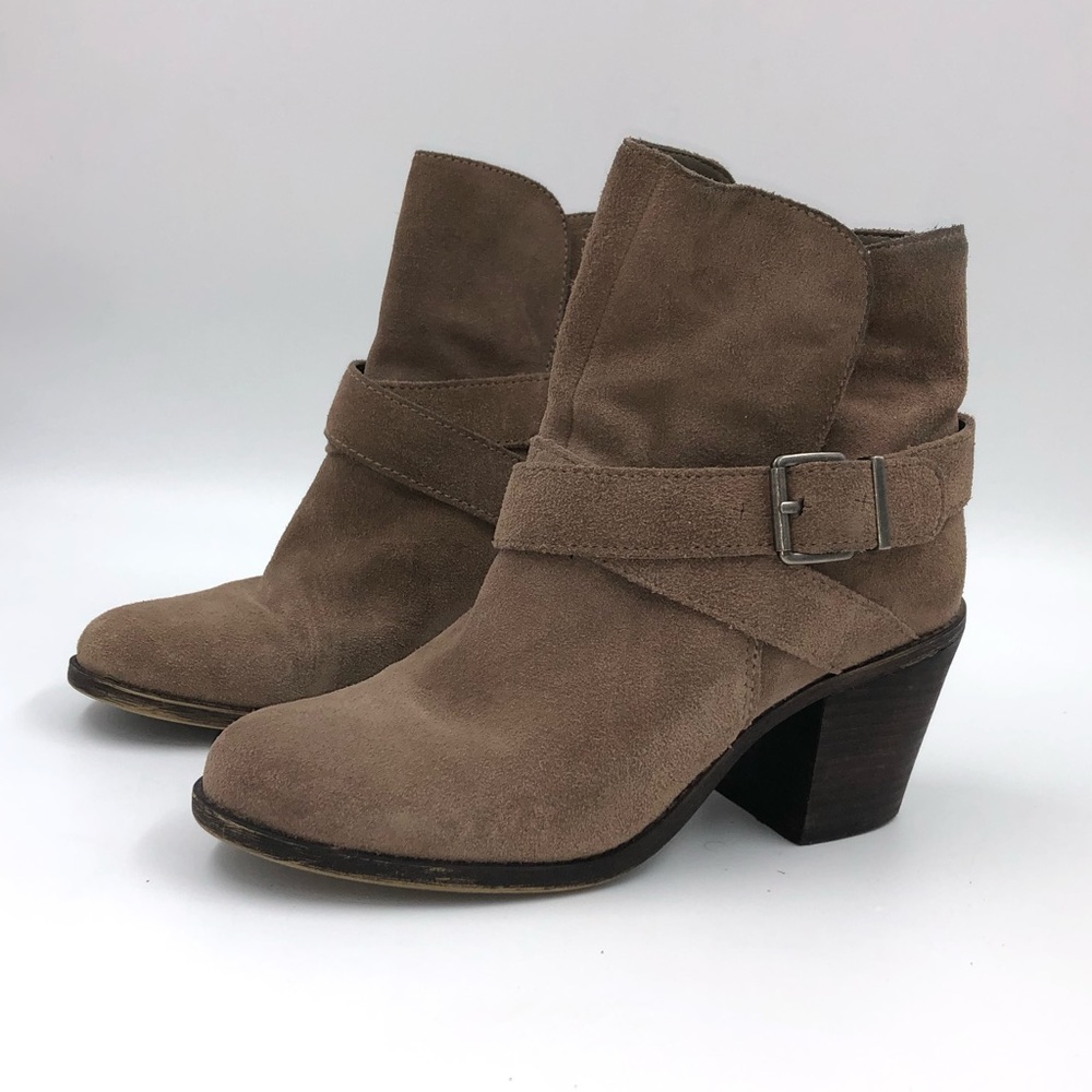BCBGeneration Aries suede boots size US 8 Euro 38
